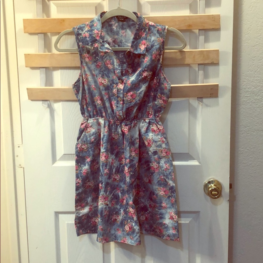 Collared Floral Denim Dress with Pockets!